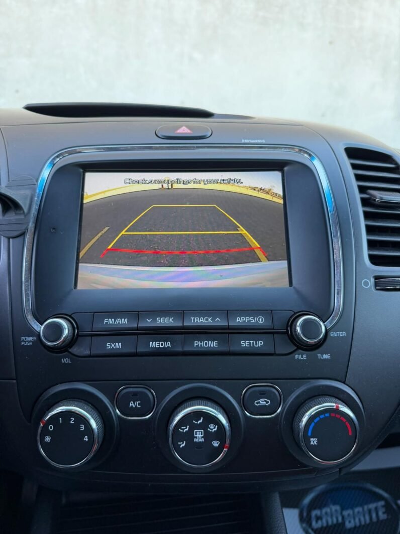 
								2018 Kia Forte LX Sedan full									