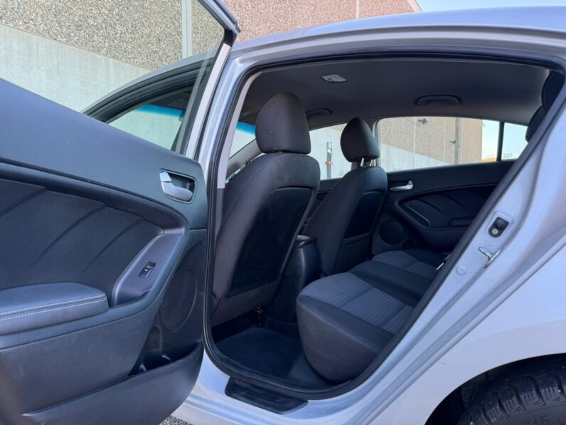 
								2018 Kia Forte LX Sedan full									