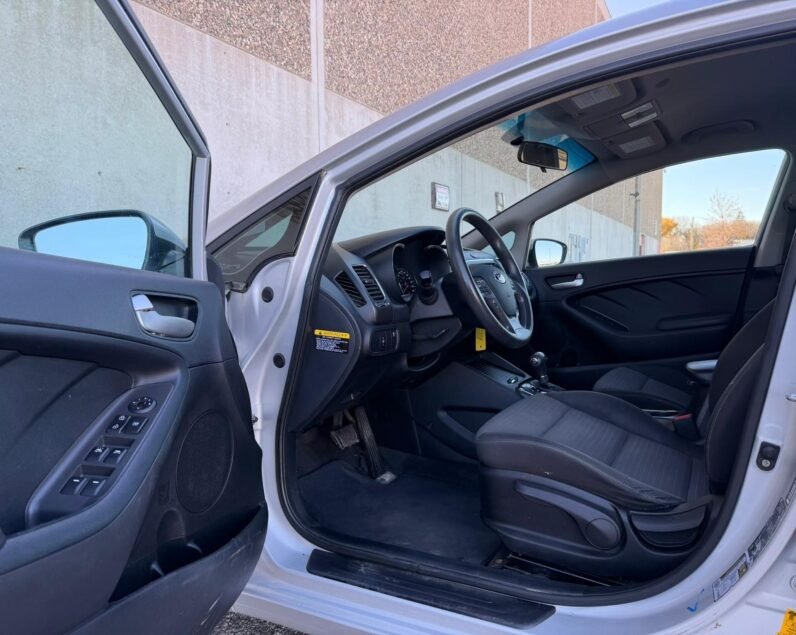 
								2018 Kia Forte LX Sedan full									