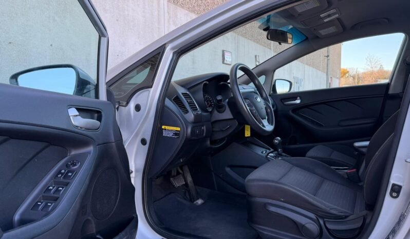 
								2018 Kia Forte LX Sedan full									