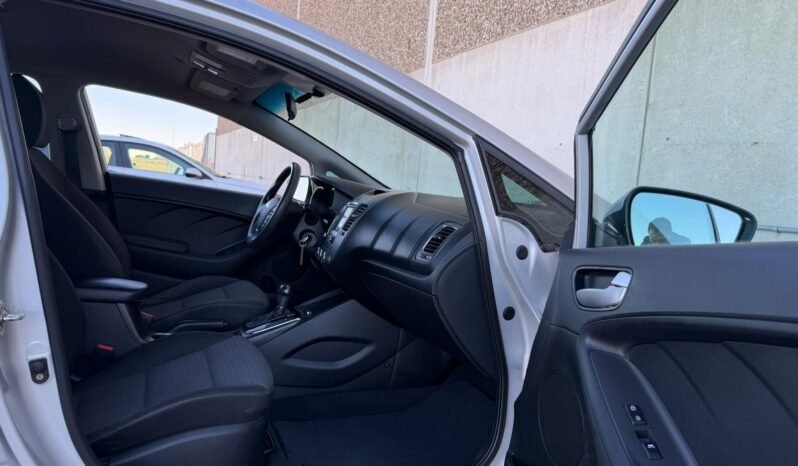 
								2018 Kia Forte LX Sedan full									