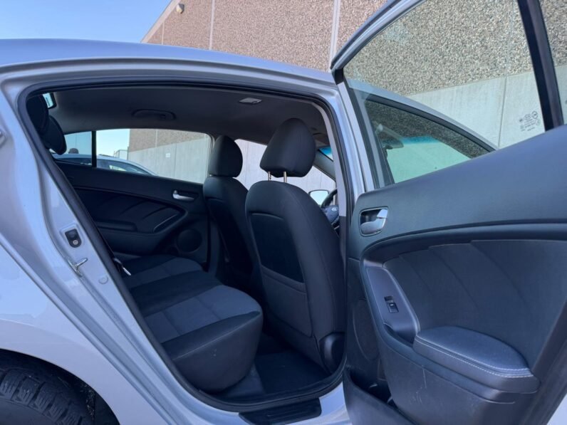 
								2018 Kia Forte LX Sedan full									