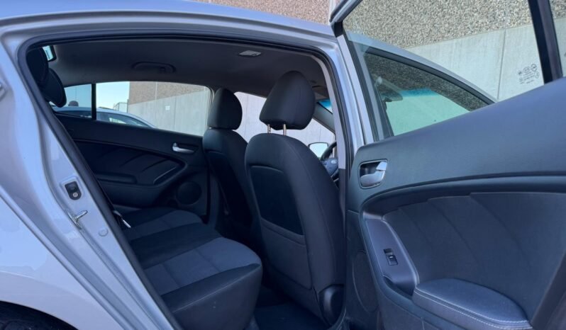 
								2018 Kia Forte LX Sedan full									