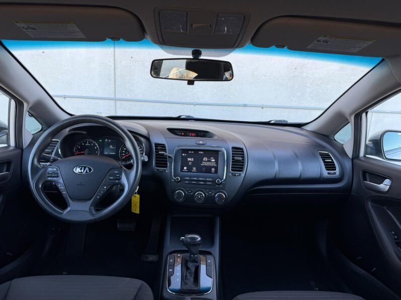 
								2018 Kia Forte LX Sedan full									