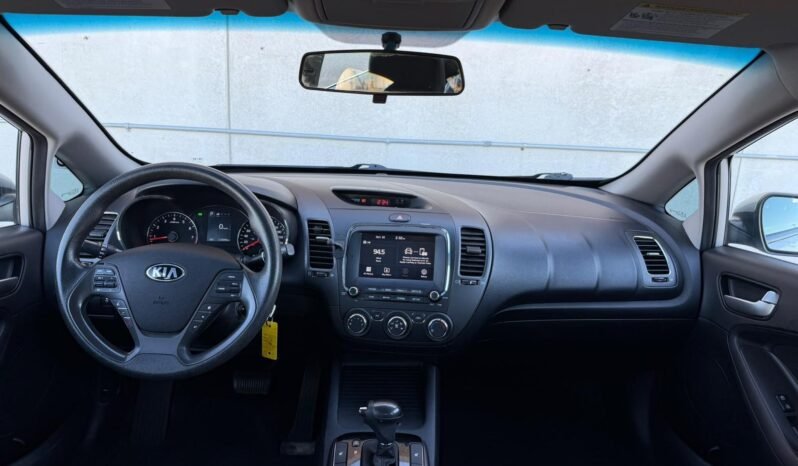 
								2018 Kia Forte LX Sedan full									