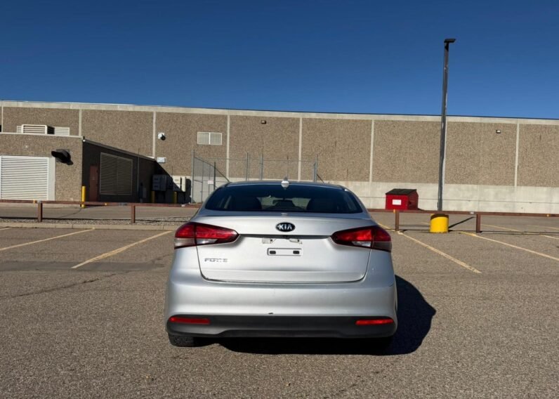 
								2018 Kia Forte LX Sedan full									
