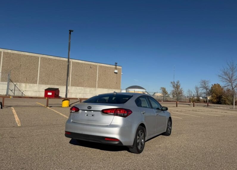 
								2018 Kia Forte LX Sedan full									