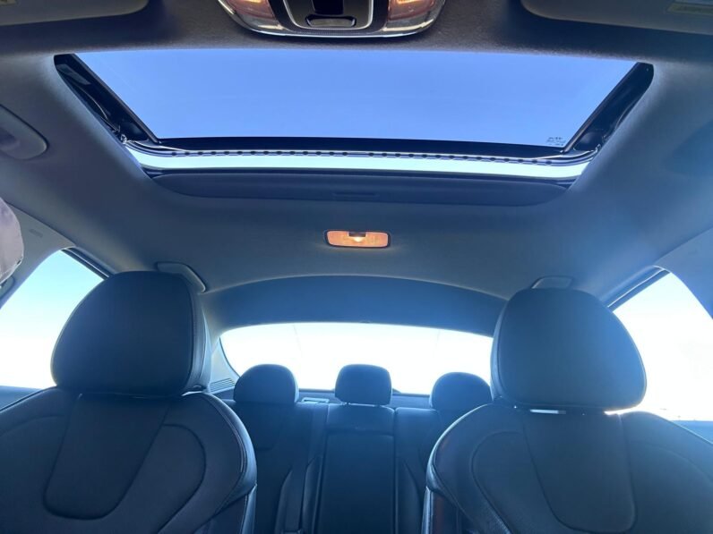 
								2022 Hyundai Elantra Hybrid Limited Sedan full									