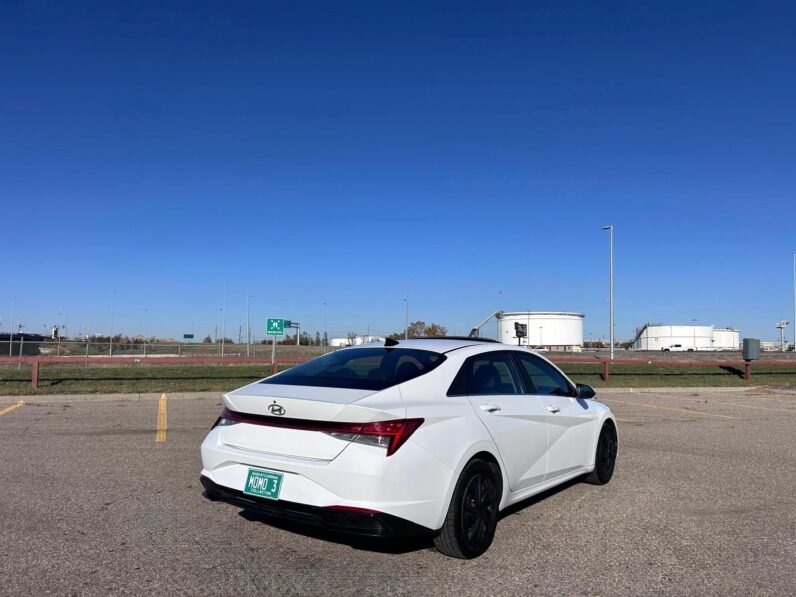 
								2022 Hyundai Elantra Hybrid Limited Sedan full									