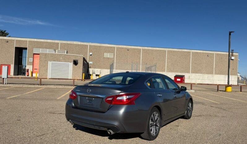 
								2017 Nissan Altima SL Sedan. full									
