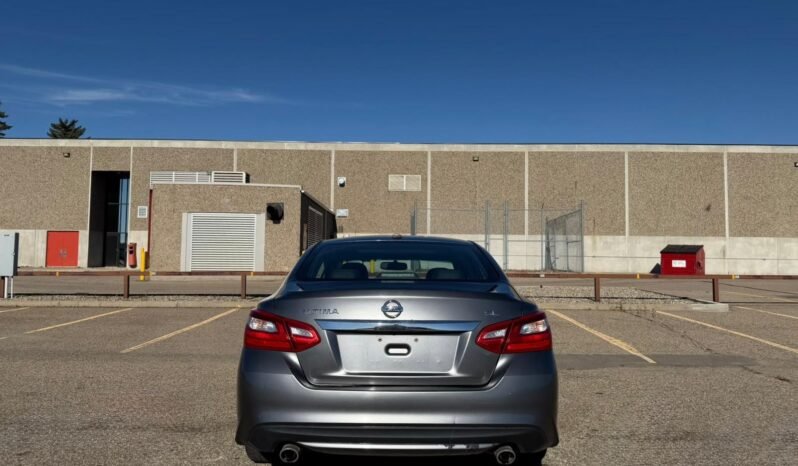 
								2017 Nissan Altima SL Sedan. full									