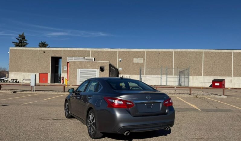 
								2017 Nissan Altima SL Sedan. full									