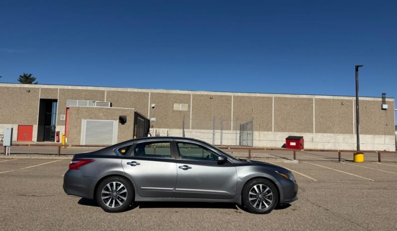 
								2017 Nissan Altima SL Sedan. full									