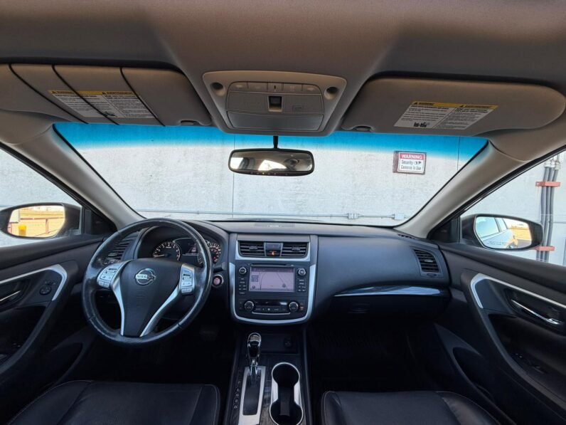 
								2017 Nissan Altima SL Sedan. full									