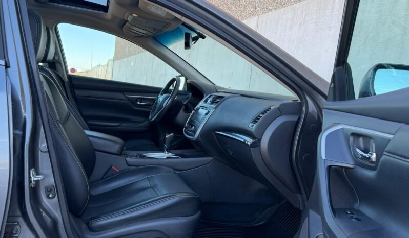 
								2017 Nissan Altima SL Sedan. full									